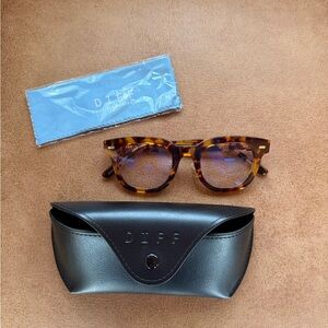 DIFF Blue Light Blocker Tortoise Sunglasses with Case and Cloth